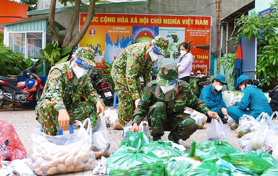 [Photos] Military forces enthusiastically helping people amid Covid-19 pandemic